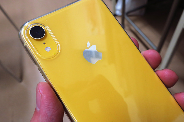 コーラルピンクiPhone XR 画面ひび割れあり 本体 コーラルピンクのiPhoneXRに機種変。: RS2000